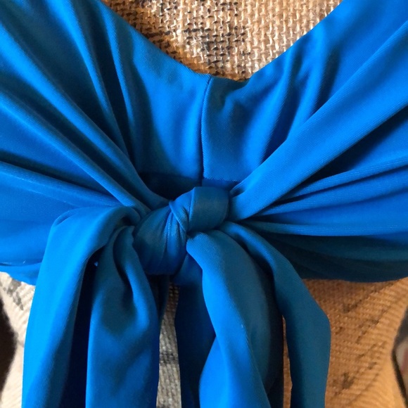 Beautiful blue bikini top M/L D/DD cup 😍💙☀️🌴💕 - Picture 6 of 12